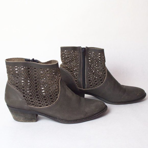 Klub Nico Size 8 Gray Ankle Boots with Laser Cutouts - Picture 9 of 14